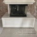 Современный изразцовый камин Сохо с широким нижним подиумом