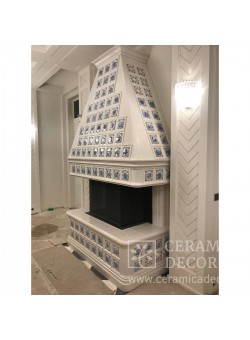 Облицовка камина с авторской 3х сторонней топкой Астов в медальонах с сюжетной росписью.