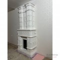 Каминная топка Астов ПС 3865 в облицовке изразцами белого цвета коллекции Неоготика.