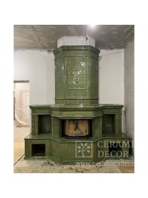 Классический камин зеленого цвета с банкетками и каминной топкой Астов ПП 8857.