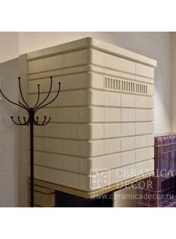 Каминная топка KAWMET W3 LPB в облицовке изразцами коллекции Брикс.